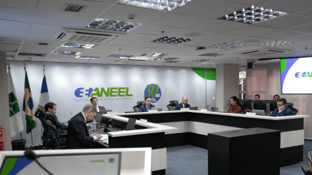 Diretores da Aneel reunidos em plenário