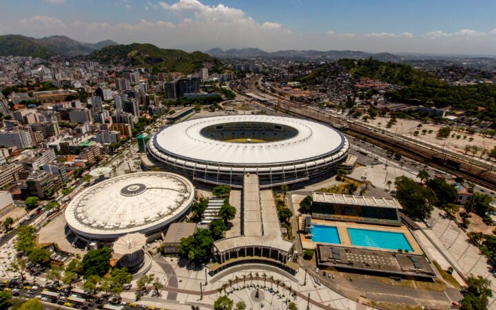 Vista aérea do estádio do Maracanã e do ginásio Maracanãzinho no Rio de Janeiro, em 2014.
